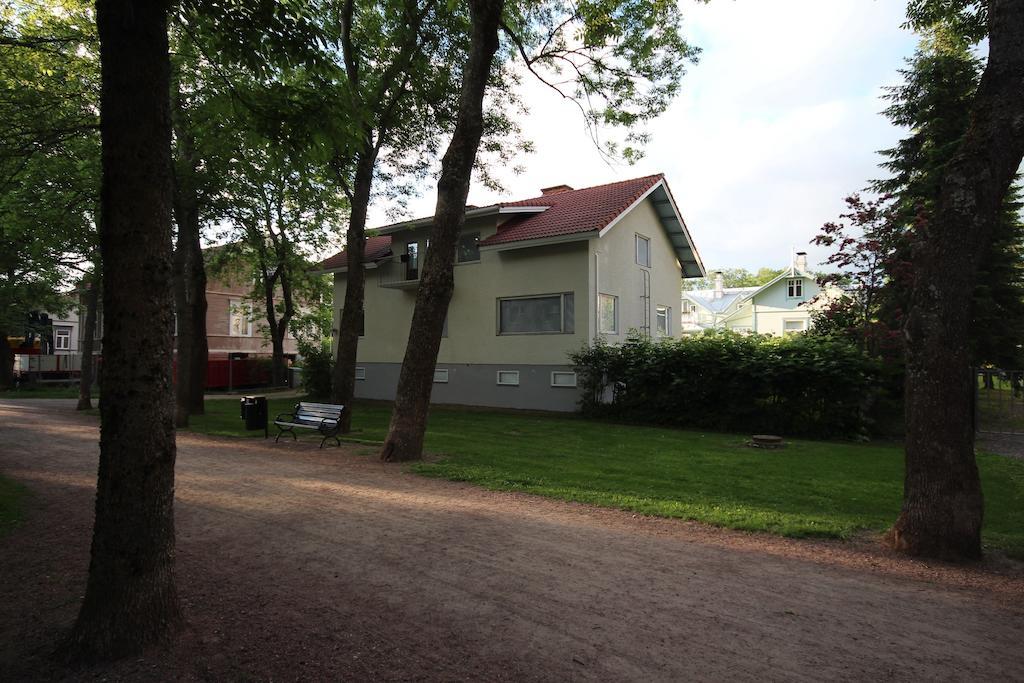 Majoitushuoneisto Tuomipuisto Apartment Naantali Exterior photo